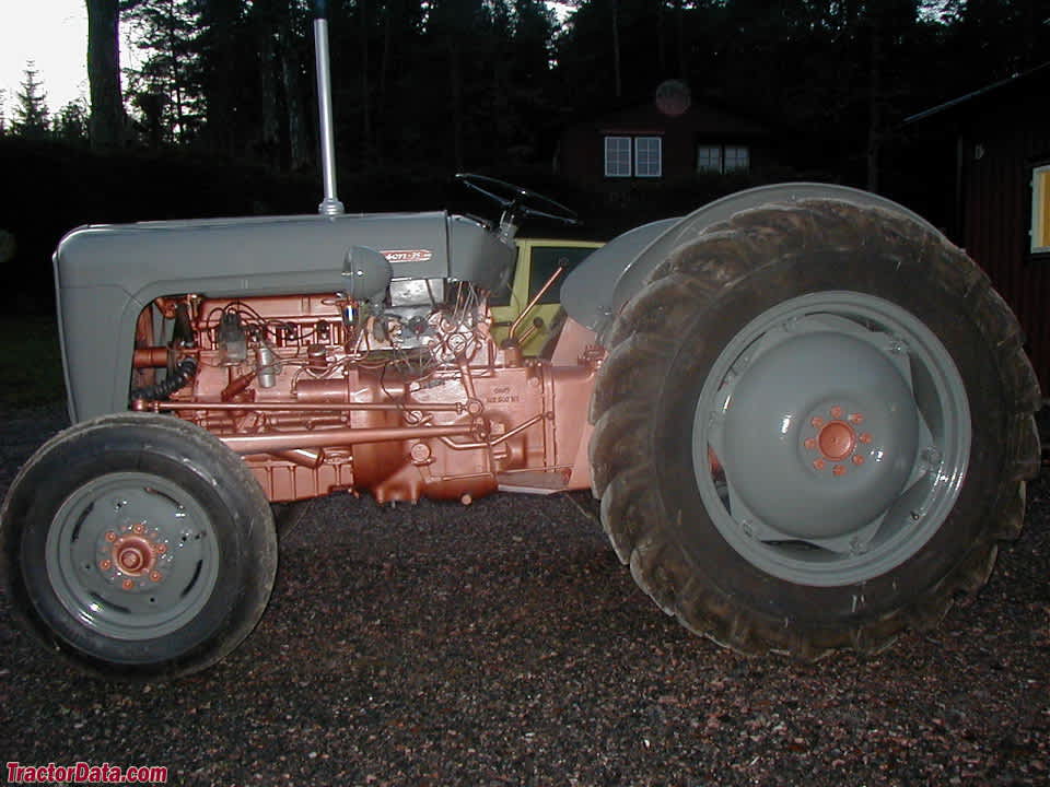 Massey Ferguson FE35 tractor